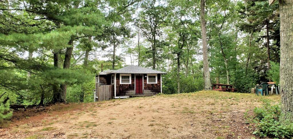 21 Brooks Lane - Photo 1