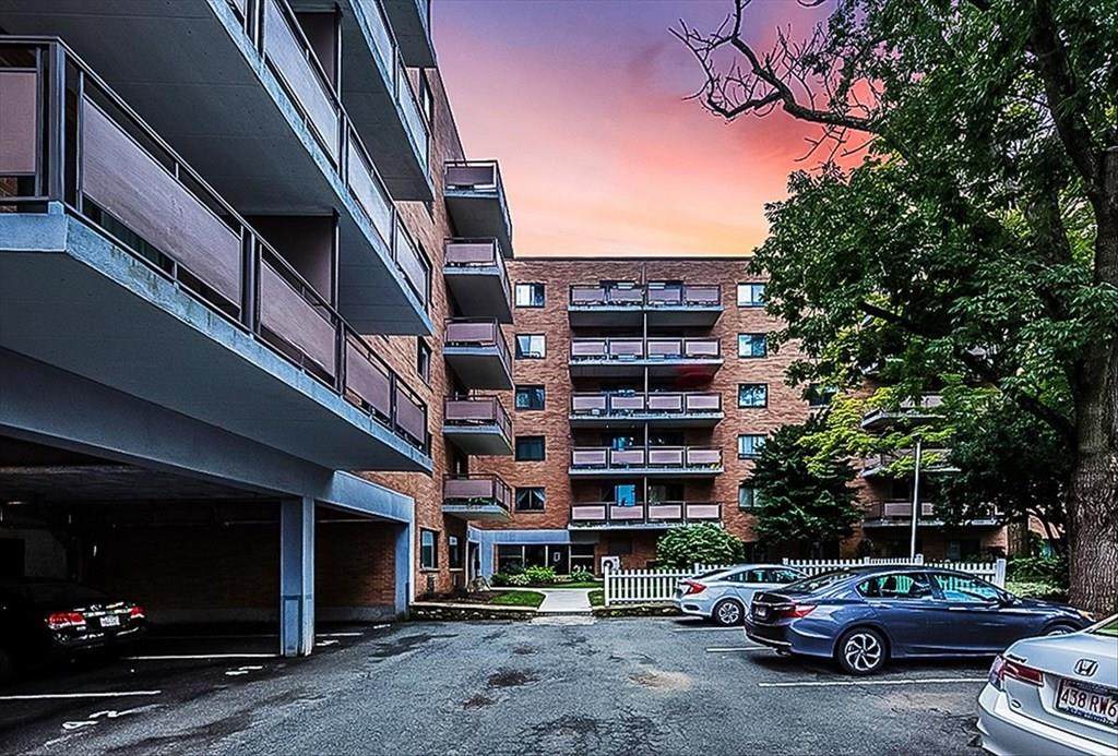 60 Pleasant - Photo 1