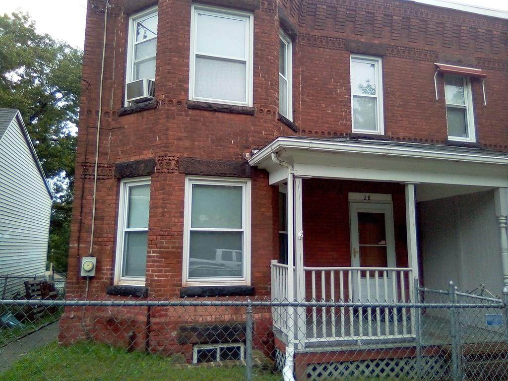 28 Clinton Ave - Photo 1