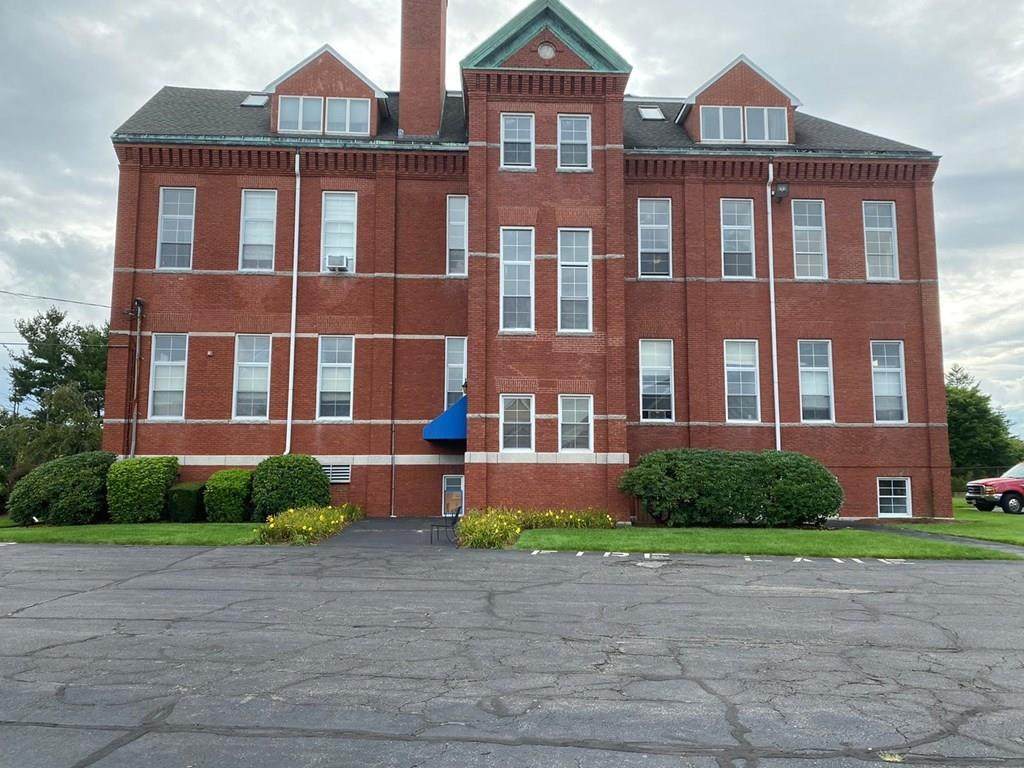 663 Boston St - Photo 1