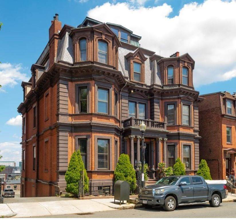 546 East Broadway - Photo 1
