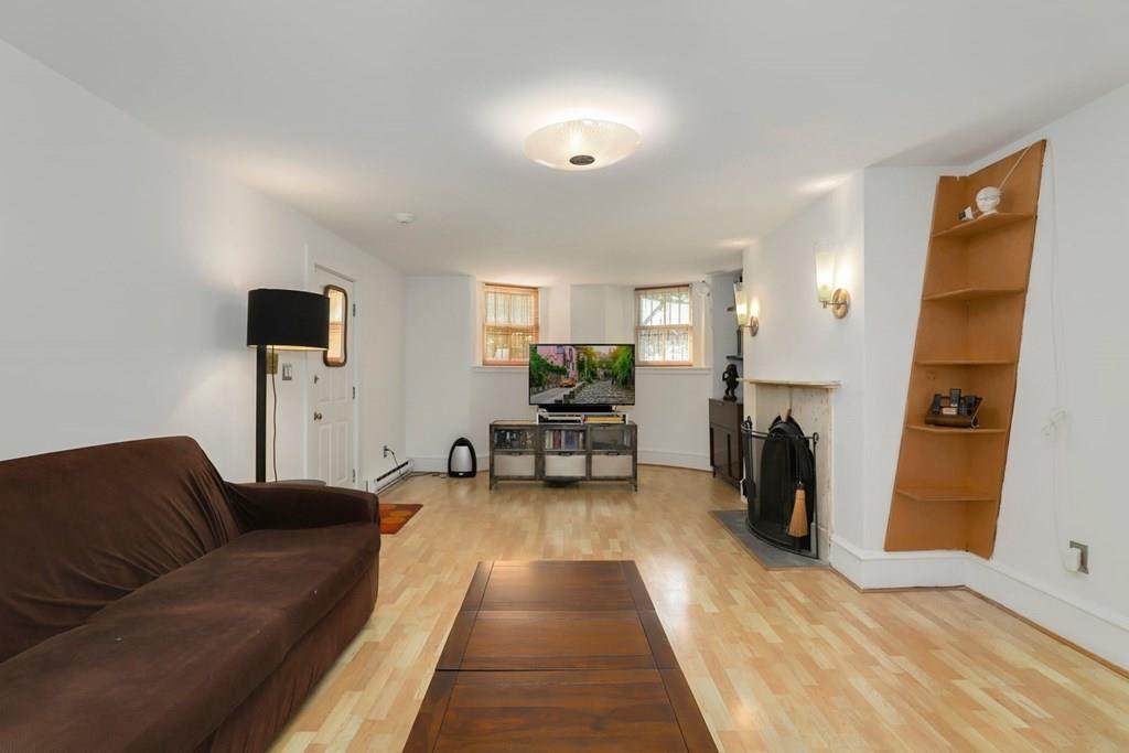 427 Shawmut Ave - Photo 1