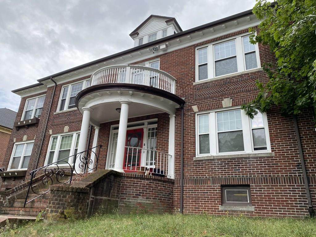 40 Schuyler - Photo 1