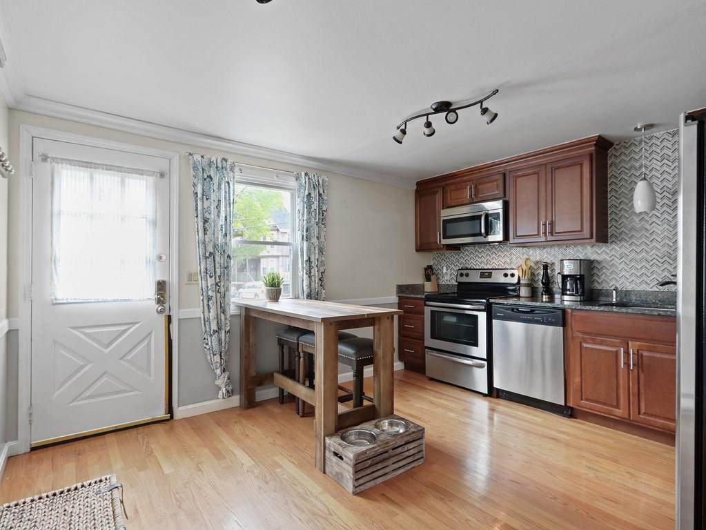 14 Eden St - Photo 1