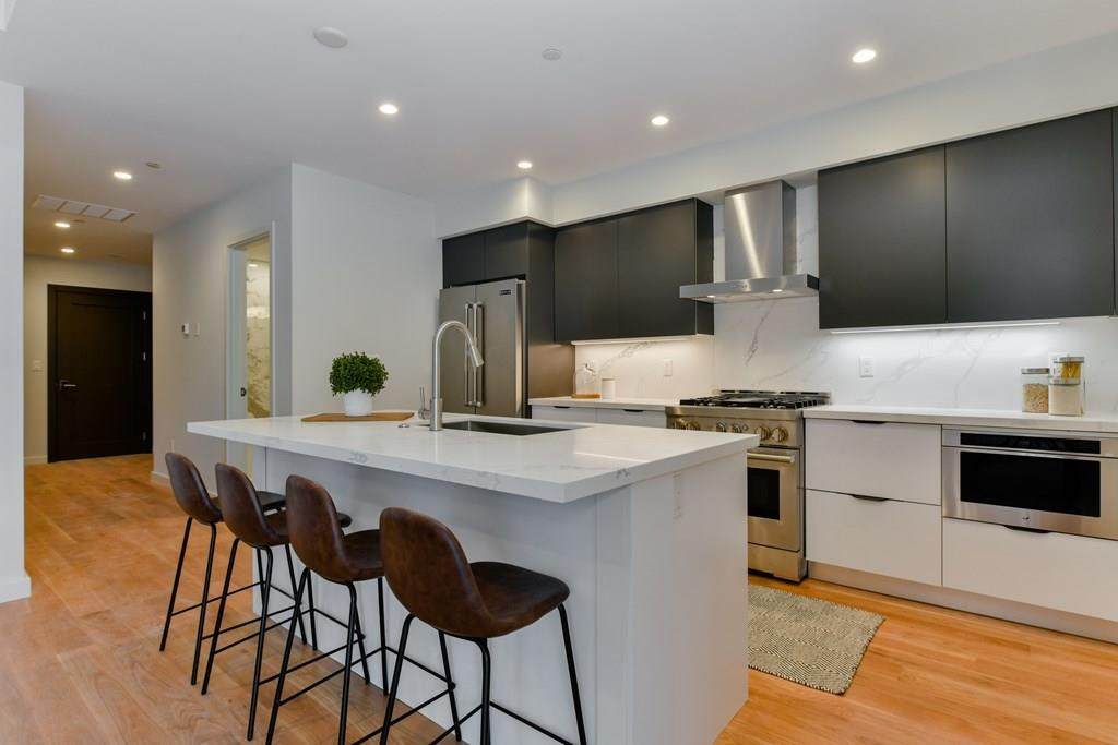 533 East Second - Photo 1