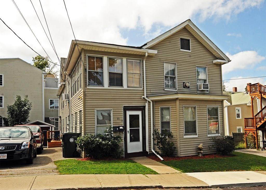 11 Crescent St - Photo 1