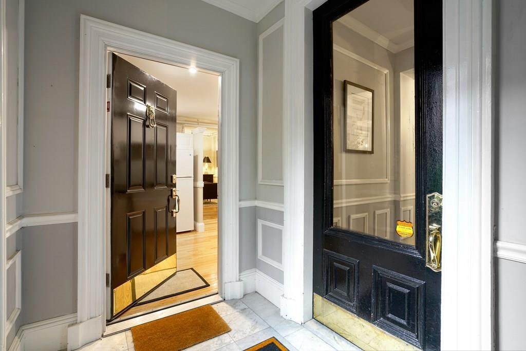 290 Beacon - Photo 1