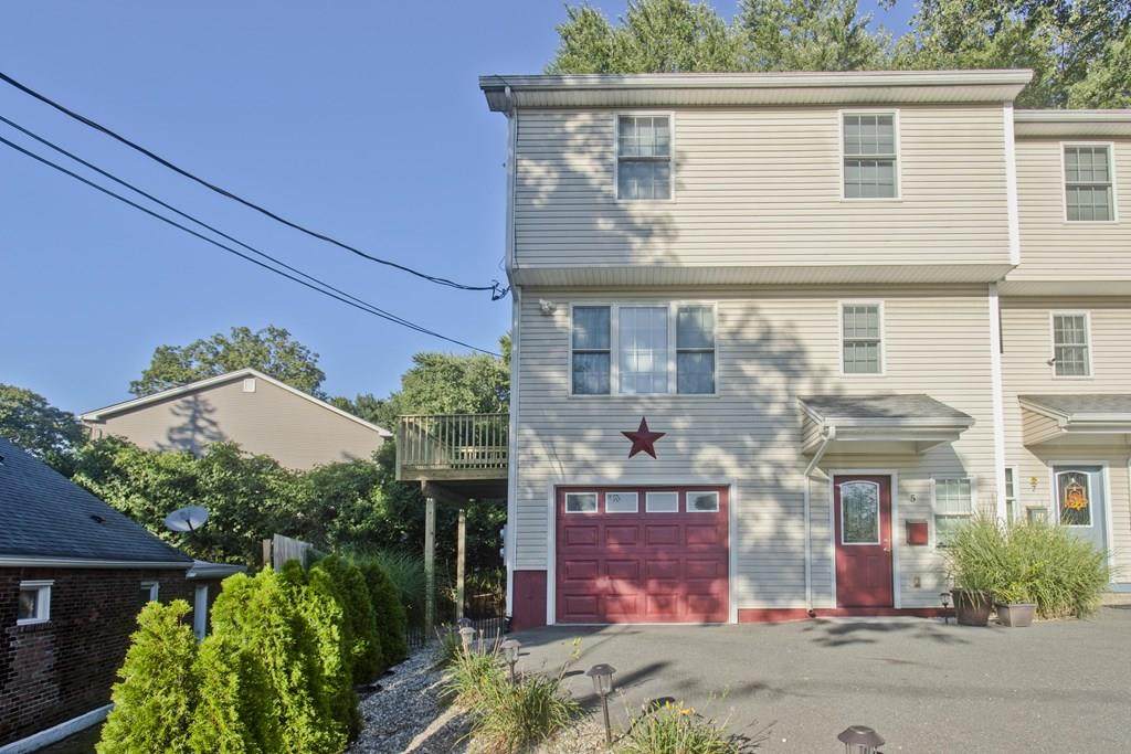 5 Bush Ave - Photo 1