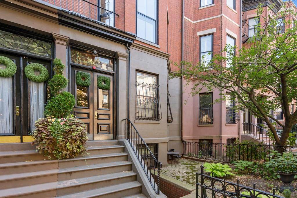 247 Beacon St - Photo 1