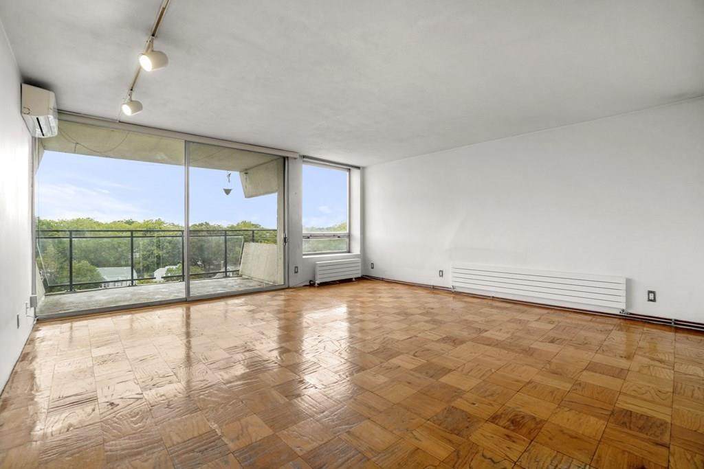 60 Babcock Street - Photo 1