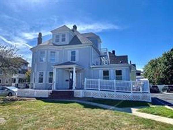 839 Washington - Photo 1