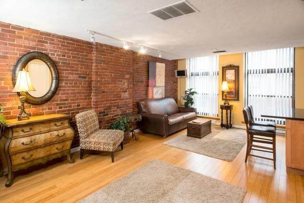 386 Commercial St - Photo 1