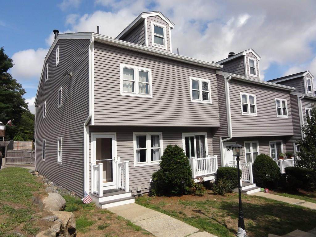112 Lowell St - Photo 1