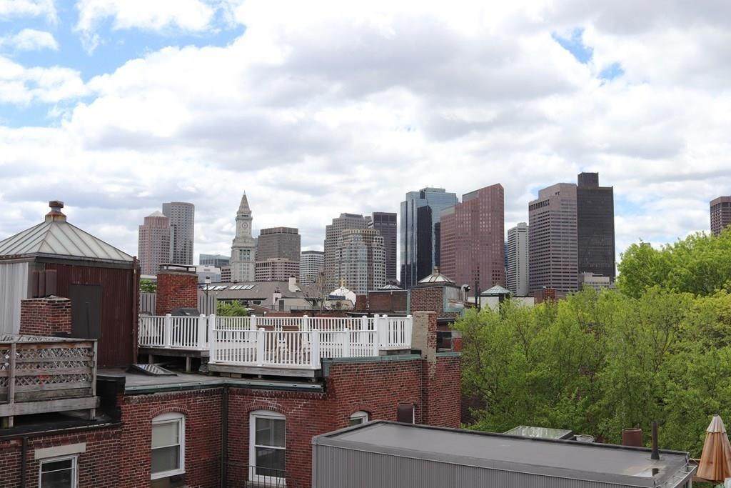 32 Charter - Photo 1