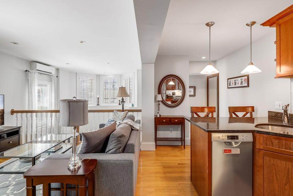 200 Saint Botolph St. - Photo 1