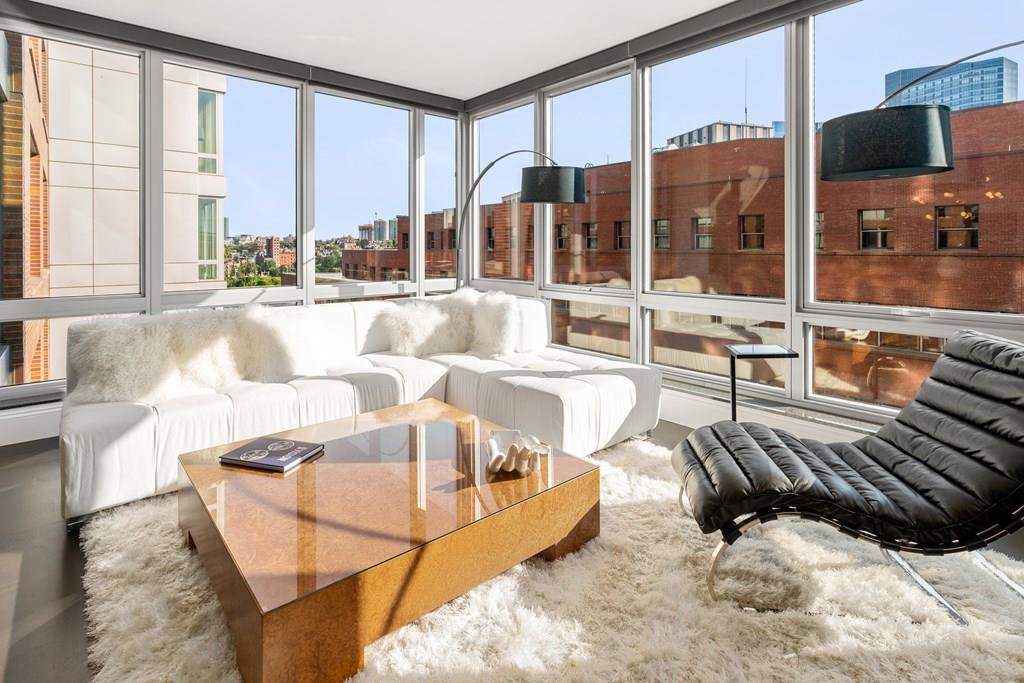 1 Charles Street S - Photo 1