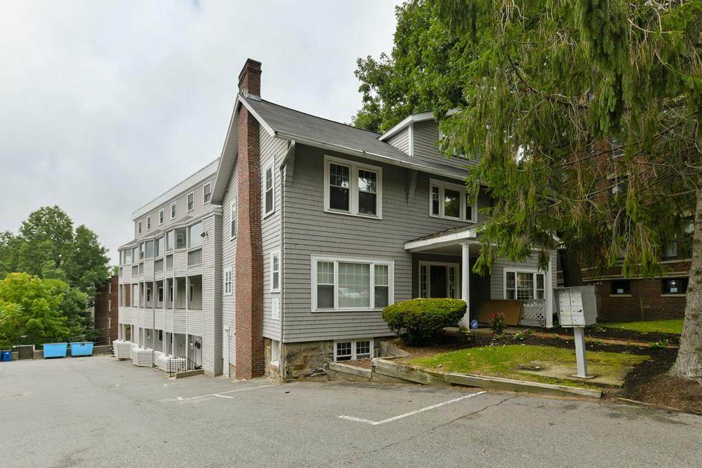 40 Cummings Rd - Photo 1