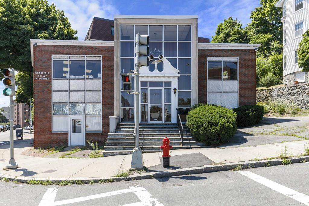 585 Pleasant St - Photo 1
