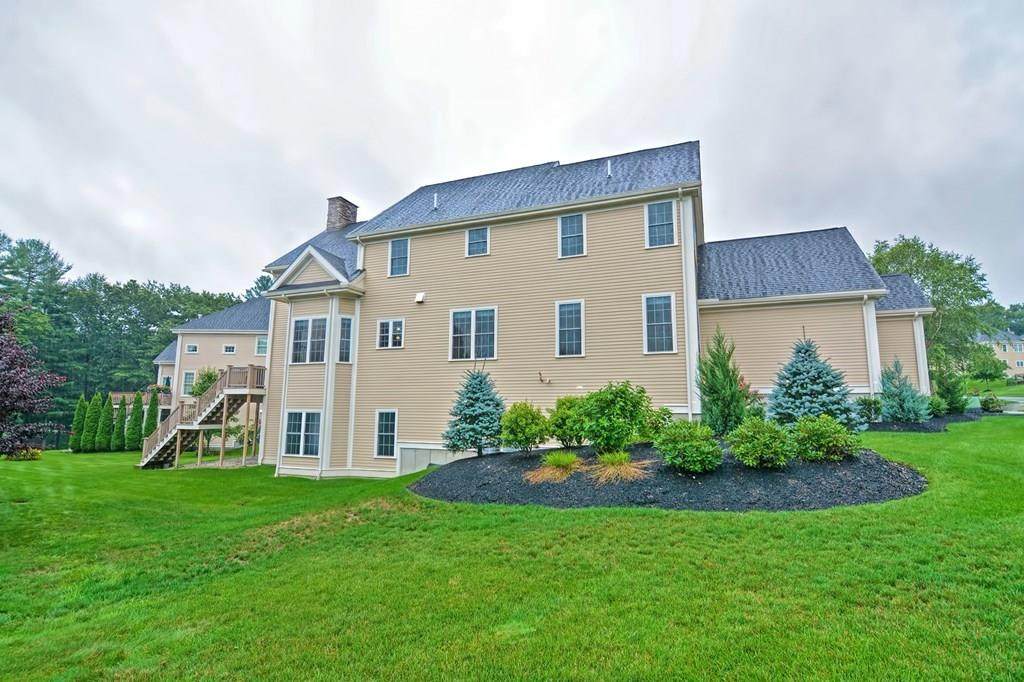 67 Clubhouse Way - Photo 1