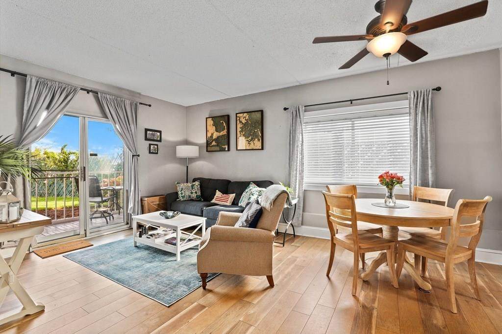 200 Cove Way - Photo 1