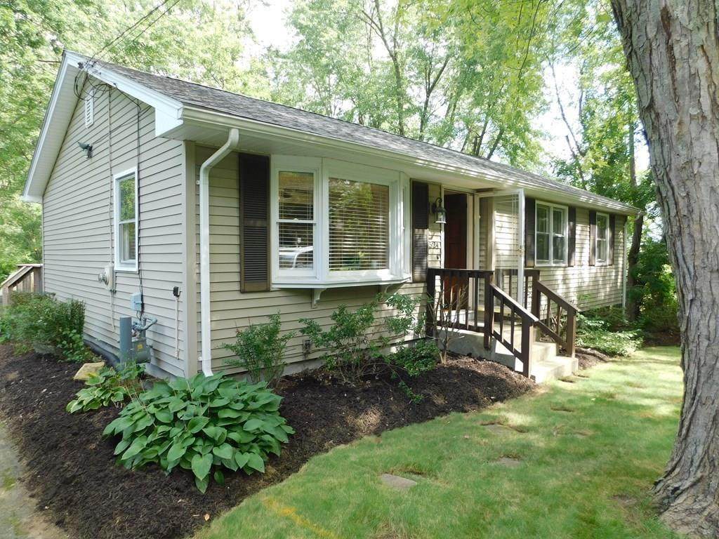 524 Fuller St - Photo 1