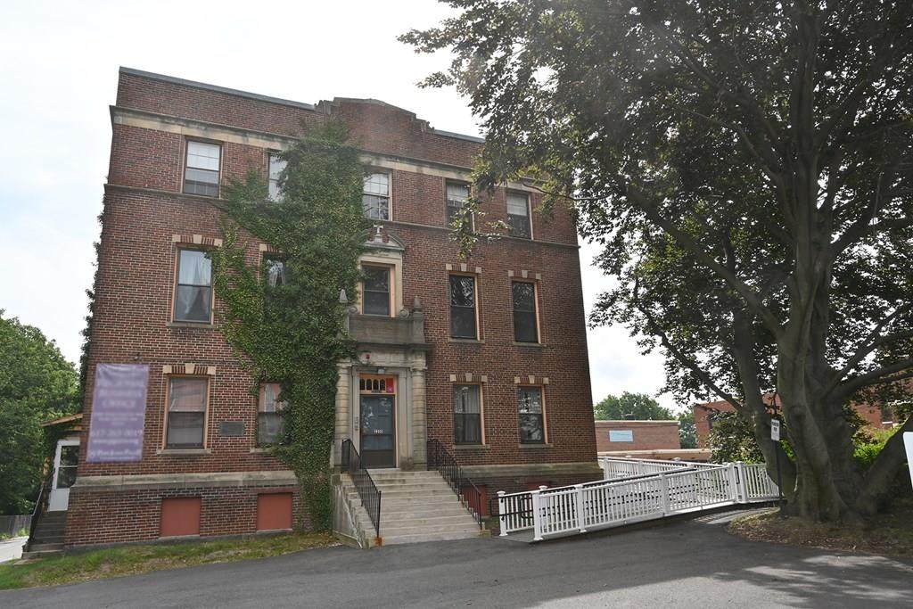2220 Dorchester Ave - Photo 1