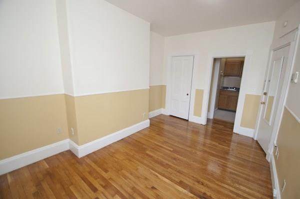 399 Marlborough - Photo 1