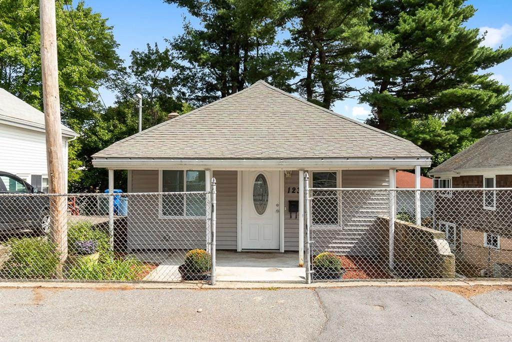 123 Lakeview Ave - Photo 1