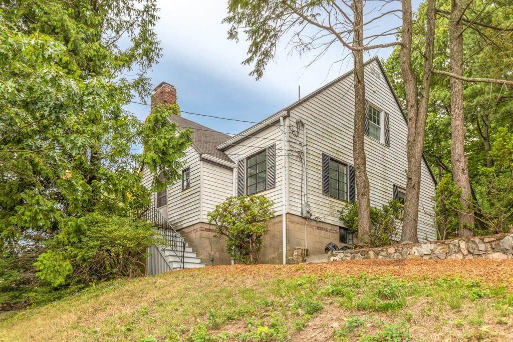 567 Walnut St - Photo 1