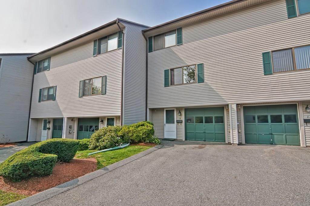15 Pebble Pl - Photo 1