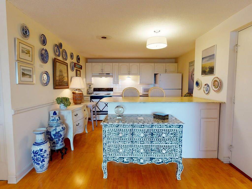 94 Beacon - Photo 1