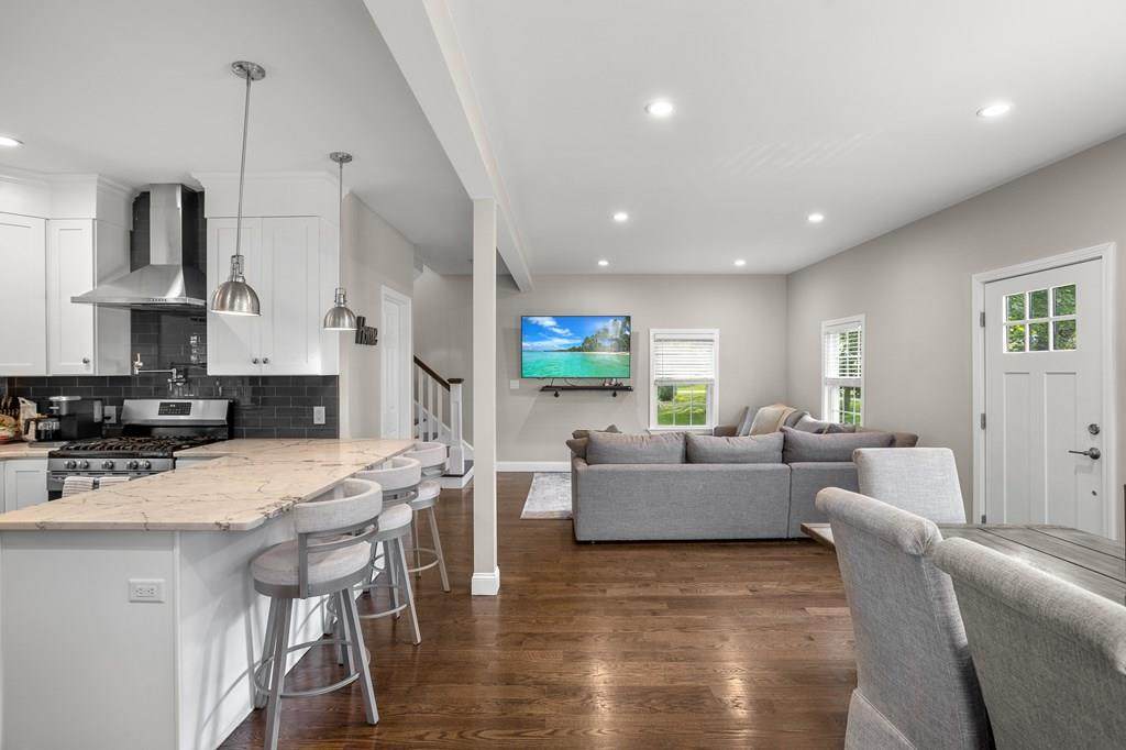 284 River St - Photo 1