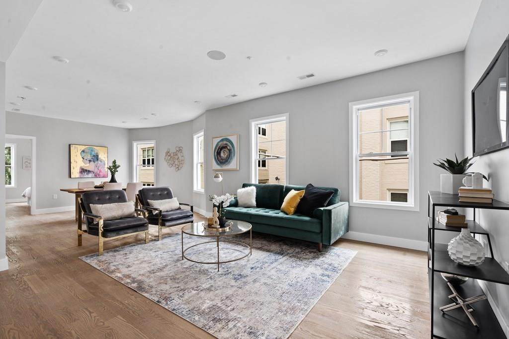71 Ruthven - Photo 1