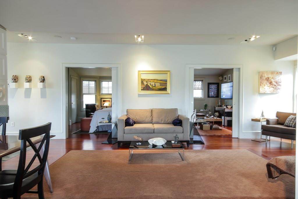 142 Calumet - Photo 1
