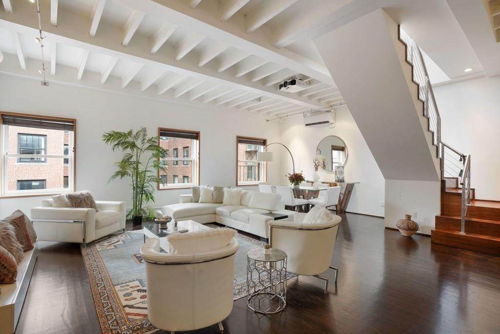 132 Commonwealth - Photo 1