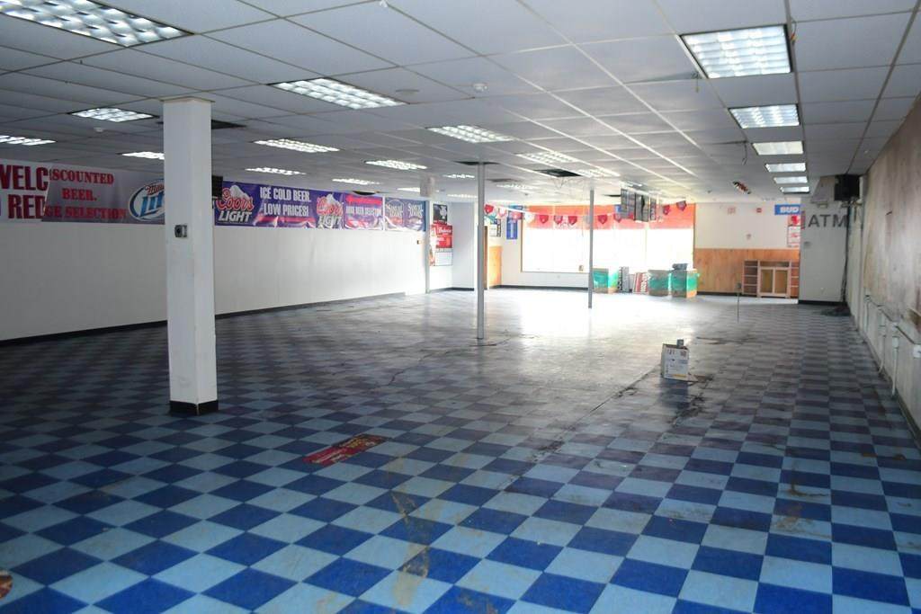 301 Main St - Photo 1