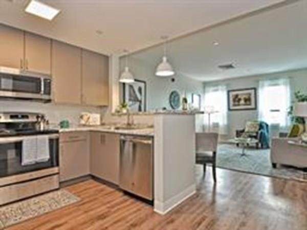 95 Hyde Park Avenue - Photo 1