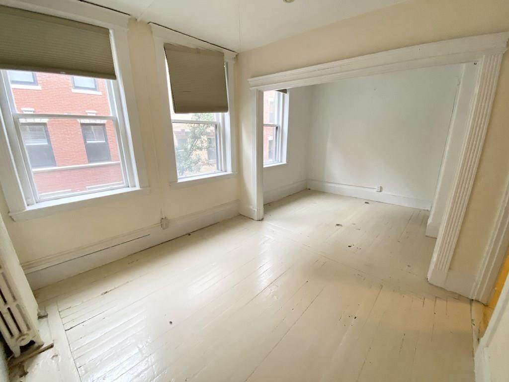 76 Myrtle - Photo 1