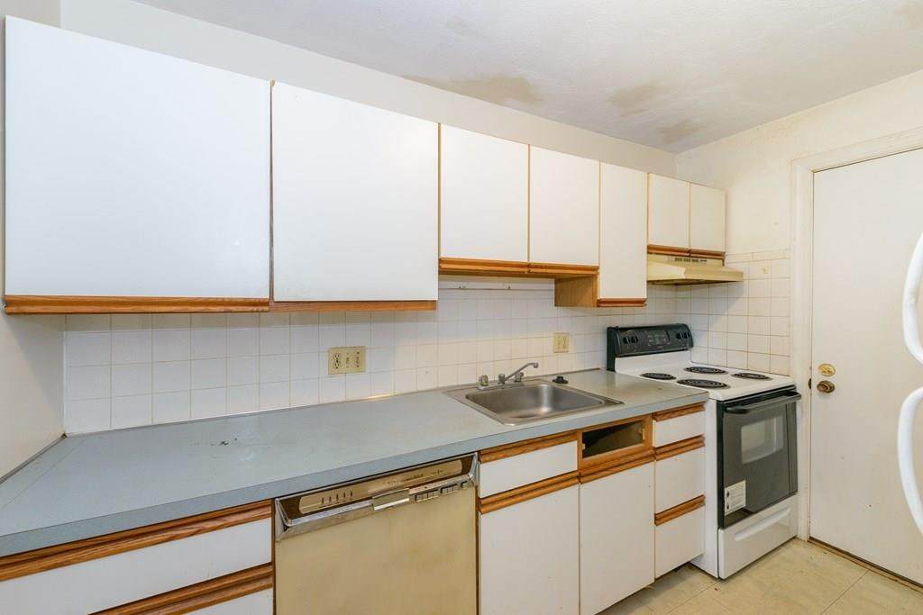 1100 Governors Dr - Photo 1