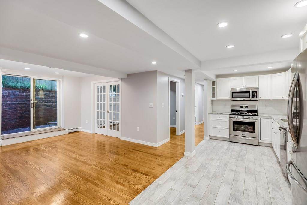 17 Middle St - Photo 1
