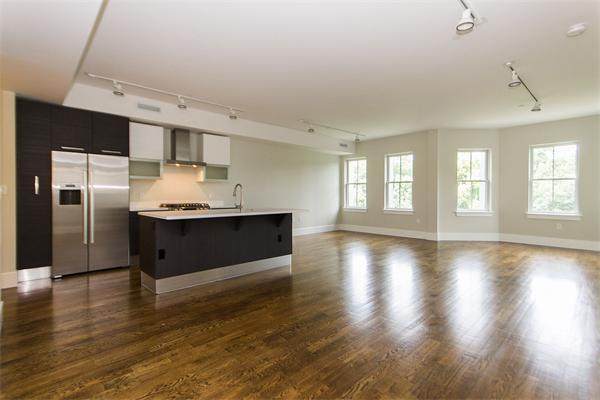 10 St. George Street - Photo 1