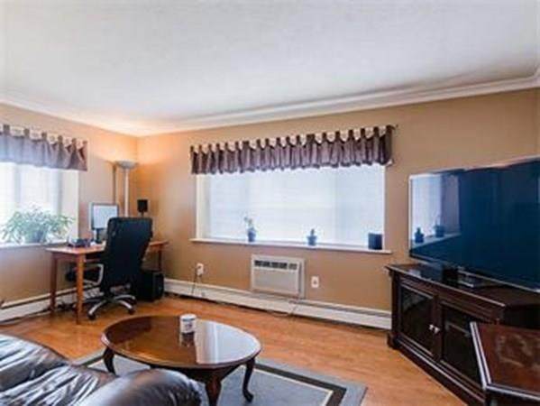 360 Market St - Photo 1