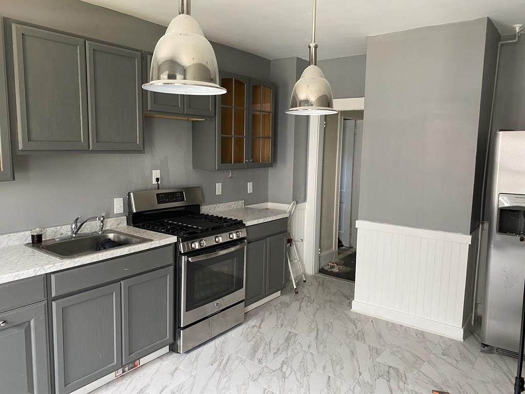 604 Norfolk - Photo 1
