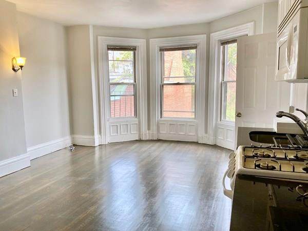225 Newbury Street - Photo 1