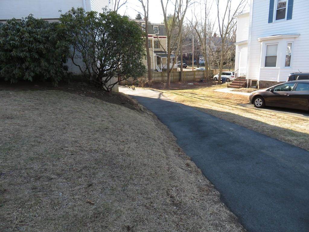 32 Beaconsfield Rd - Photo 1