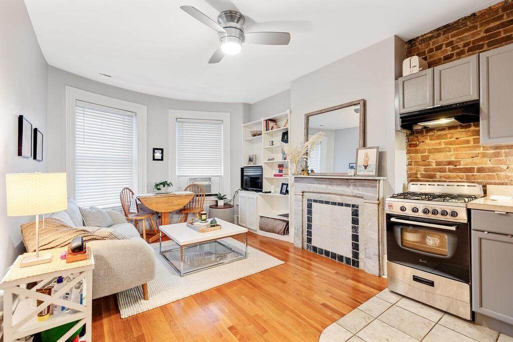 154 W Concord St - Photo 1