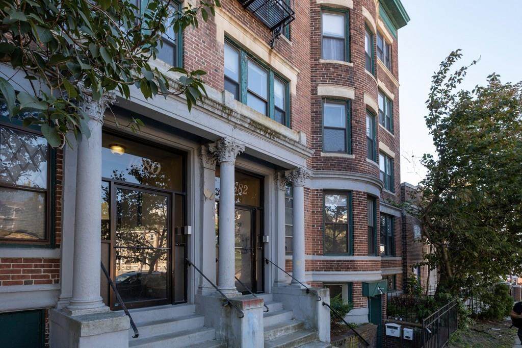1680 Commonwealth - Photo 1