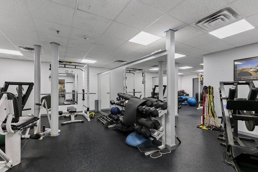 1404 Beacon St - Photo 1