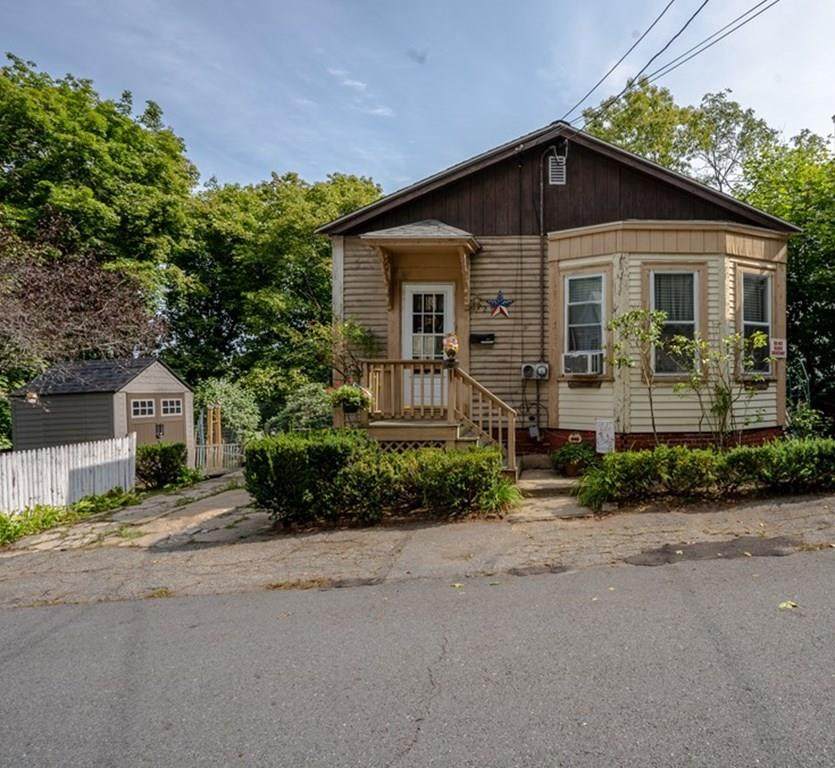 27 Oak Terrace - Photo 1