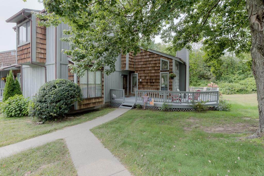 6 Meadowbrook Ln - Photo 1